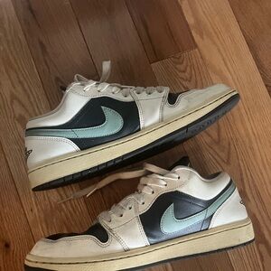 Nike Cream and Black Sneakers with Blue Acce